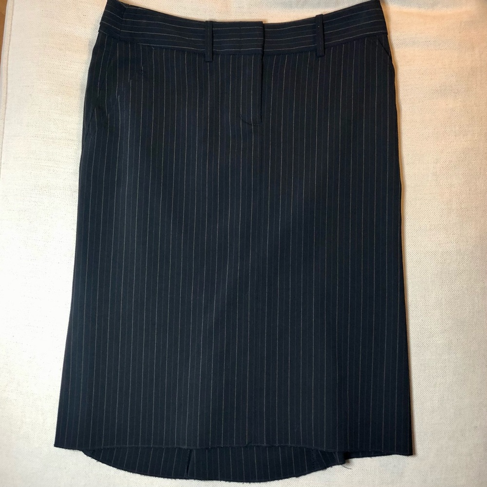 BCBG Max Azria size 0 dark navy blue pinstripe pencil skirt